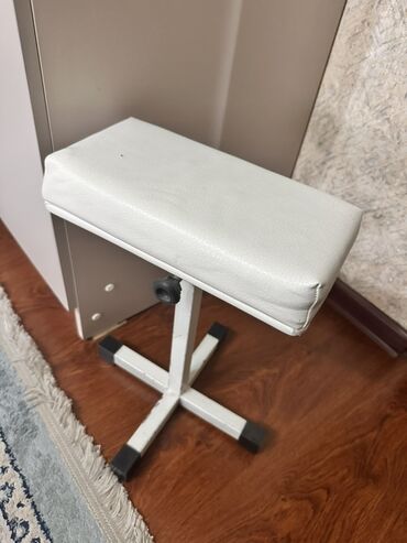 оборудование для мороженого: Подставка/опора для руки или ноги (маникюр/педикюр, тату