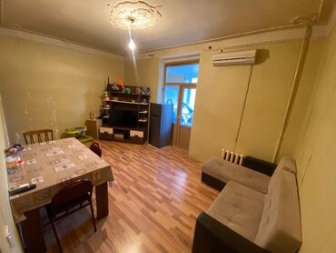 Bayraqlar: Divan stol stul ve telvizor altigi satilir 60 m hamsi