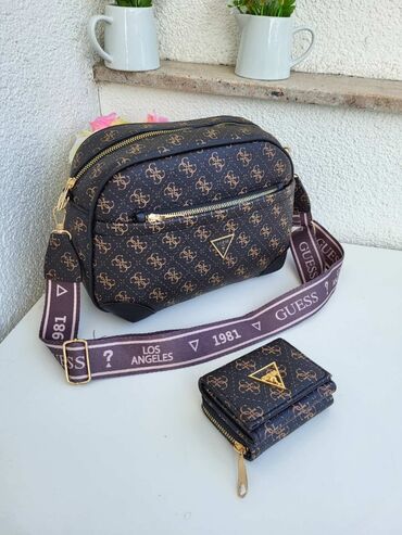 Torbe: Cena torbi 2900
cena novcanika 2200
Porez — 6