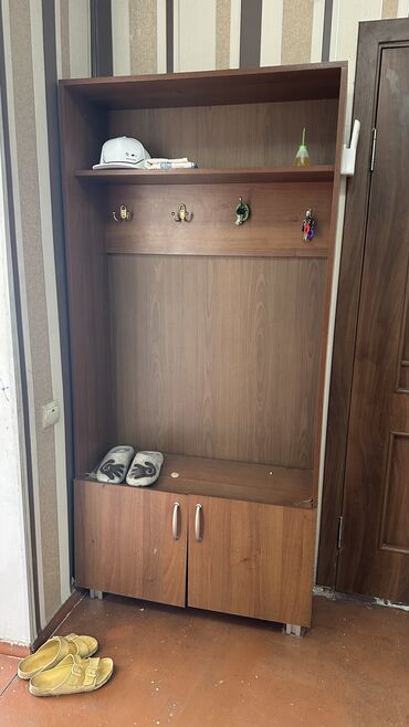 орех чищенный: Шкаф-прихожая, Б/у, Без зеркала, МДФ