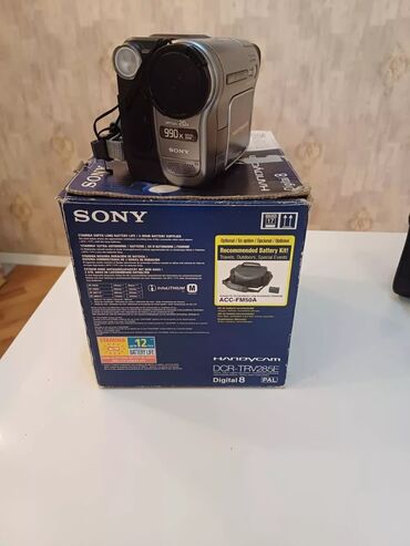 Sony video kamera temiz yaponiyadır az işlənib karobkası sumkası