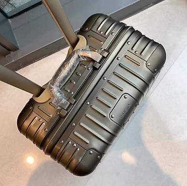 очки айс берлин мужские: RIMOWA — алюминиевый чемодан на 4 колёсах - Корпус: анодированный — 4