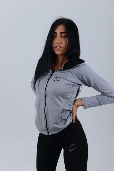 Gornji i donji deo: Novi model 
Vasa cena 2850
Double face
S,M,L,XL — 5