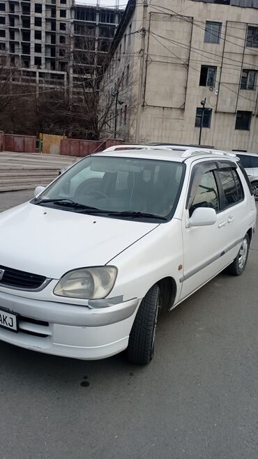 Toyota: Toyota Raum: 2002 г., 1.5 л, Автомат, Бензин, Хэтчбэк