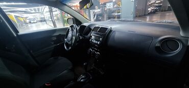машине арзан: Toyota Urban Cruiser/Scion xD, 5‑дверный хэтчбек, черный цвет. Кузов