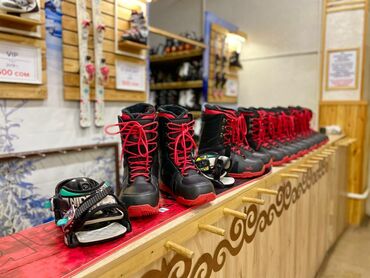 Сноуборды: Прокат сноубордов, лыж, ботинок, курток, брюк, костюмов, очков at lalafo.kg — 5 Сноуборды: Прокат сноубордов, лыж, ботинок, курток, брюк, костюмов, очков — 5