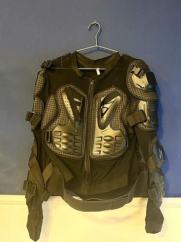 Motosiklet üçün tam bədən qoruyucu gödəkçə - Rəng: qara - Material at lalafo.az Motosiklet üçün tam bədən qoruyucu gödəkçə - Rəng: qara - Material