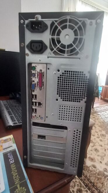 Korpuslar: Masaüstü kompüter korpusu – ATX midi-tower - Rəng: qara, ön hissədə — 5