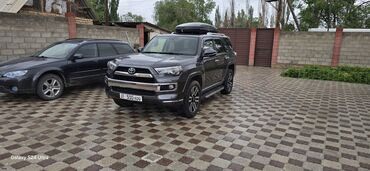 шипованные шины: Внедорожник Toyota 4Runner в цвете «серый металлик» с объемным
