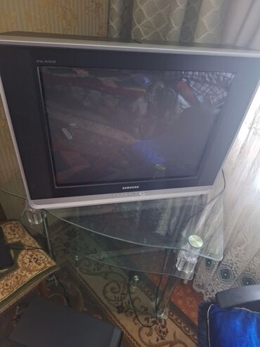 продажа сломанных телевизоров: Продаю рабочий телевизор вместе с подставкой 1500