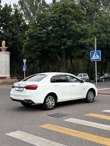 Geely: Geely Emgrand: 2018 г., Электромобиль, Седан — 4