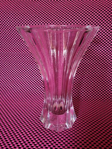 Vaze i saksije: Vaza, Staklo, Novo na lalafo.rs — 7 Vaze i saksije: Vaza, Staklo, Novo — 7