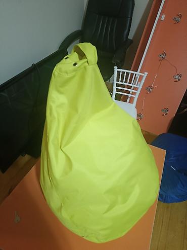 Pufiklər: - Rəngli puf oturacaqlar (bean bag) – mavi, sarı və digər tonlar - — 4
