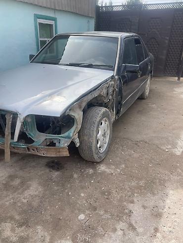 audi a6 c4 сатып алуу: Mercedes-Benz W124: 1995 г., 2 л, Кол менен иштөөчү, Бензин, Седан — 2
