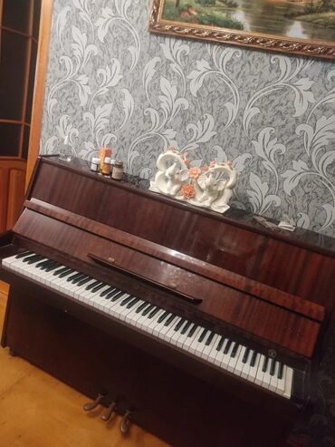 Tar: Salam, 
Pianuno satılır