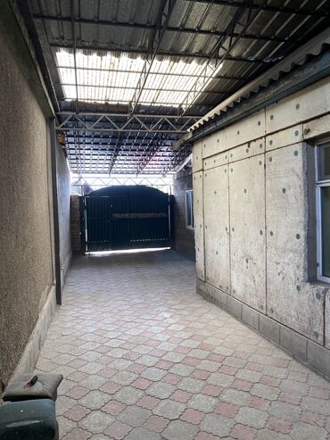 гараж для машины: 150 м², 6 комнат