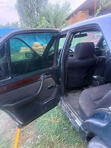 Транспорт: Mercedes-Benz E-Class: 1995 г., 3.2 л, Механика, Бензин, Седан — 3