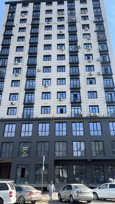 срочно продаётся 1 комнатная квартира в районе шлагбаум по улице кенсуйская 17 пересекает интергельпо: 1 бөлмө, 51 кв. м, Элитка, 5 кабат, Евроремонт