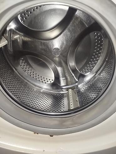 Paltaryuyan maşınlar: Hotpoint-Ariston EX/EXTRALARGE seriyalı paltaryuyan maşın - Ön — 3