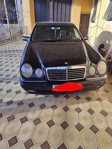 w210 oturacaq: Mercedes-Benz E-Sinif (W210) sedan - Kuzov: qara rəng, 4 qapı, geniş — 2