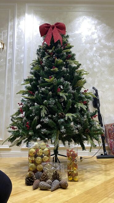 Yeni il ağacları: Tam bəzədilmiş süni Yeni il şam ağacı seti - Realistik sıx budaqlar — 6