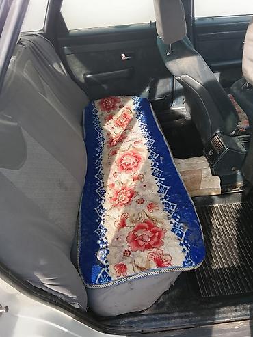 Audi: Audi 100: 1989 г., Седан — 8