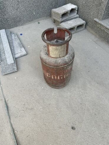 газ балон для дома: Пропановый газовый баллон объемом 27.3 литра. Изготовлен в