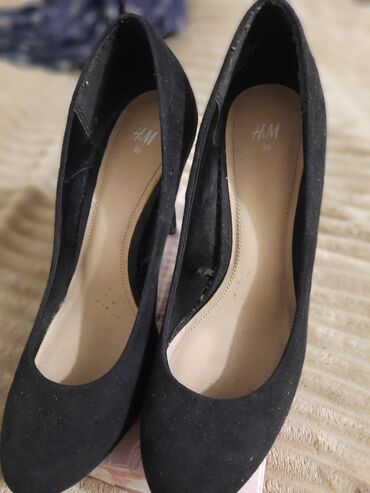 Salonke: Salonke, H&M, 39 — 9