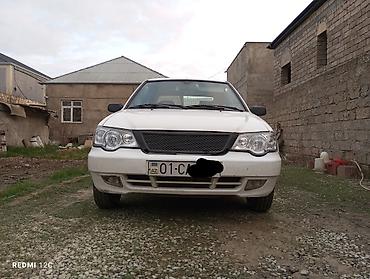 1 9 tdi: Ağ rəngli sedan, şəhərdaxili sürüş üçün praktik və qənaətcil — 7