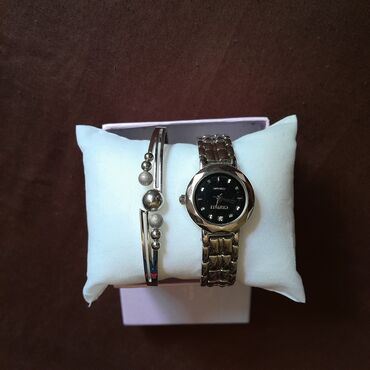 водолазки женские: Часы+ браслет за 500сом новый с коробке