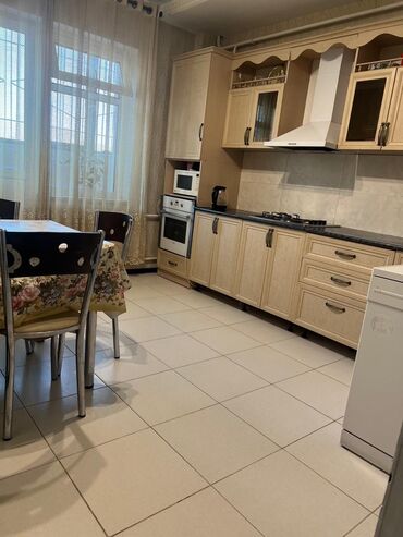 квартира 2 комнатная: 3 комнаты, 90 м², 108 серия, 1 этаж, Косметический ремонт