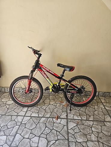 6-9 yaş arası uşaq ücün.
20lik velosiped satılır lalafo.az -da 6-9 yaş arası uşaq ücün.
20lik velosiped satılır