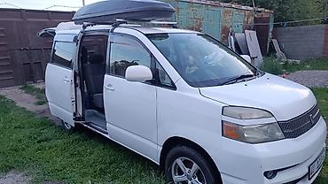 авто сатуу: Toyota Voxy: 2004 г., 2 л, Вариатор, Бензин, Вэн/Минивэн — 1