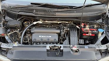 авто бок: Honda Mobilio: 2004 г., 1.5 л, Автомат, Бензин, Минивэн — 6
