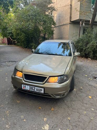 аренда машины под выкуп: Daewoo Nexia: 2008 г., 1.5 л, Механика, Бензин, Седан