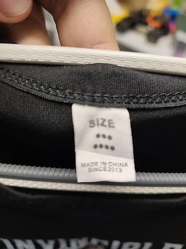 pull and: Продаю абсолютно новую футболку с ярким принтом Марка Грейсона из — 3