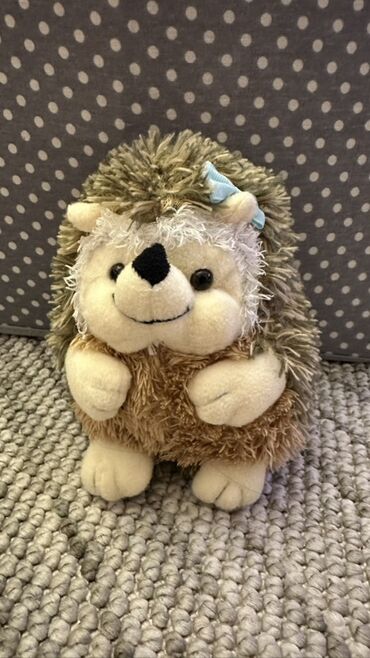 Oyuncaqlar: Müxtəlif qiymətlərə 5-15 azn arası yumşaq plyuş oyuncaqlar Təsvir: - — 6