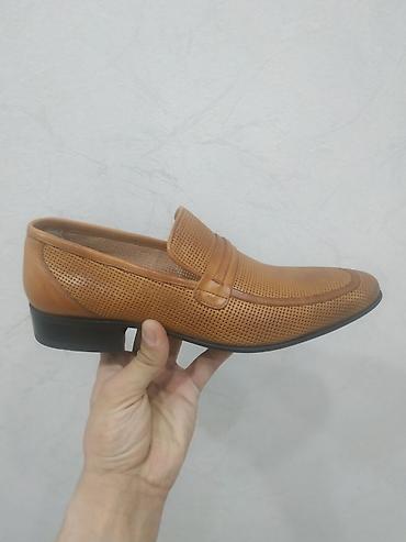 Ayaqqabılar: Ayaqqabı Versace, Türk malıdır. İçi çölü deridir. Ölçü 39 — 4