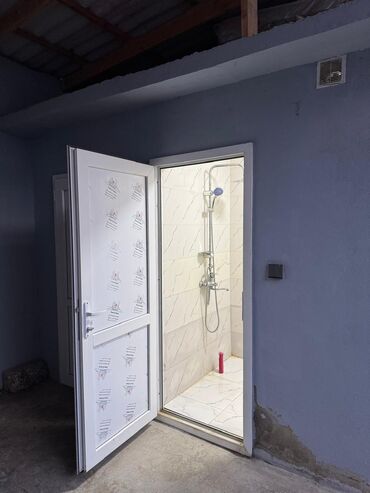 Uzunmüddətli kirayə mənzillər: Xanım ev yoldaşı axtarılır. Mənzil Bakıxanov qəsəbəsində mərkəzi yola — 15