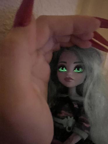 oyuncaq masınlar: Monster High – Sleepover Party doll seti. Xüsusiyyətlər: - Personaj — 7
