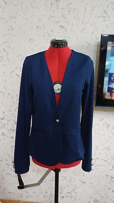 Qadın geyimləri – fərqli modellər - Tünd göy blazer: V-yaxa, bir lalafo.az -da Qadın geyimləri – fərqli modellər - Tünd göy blazer: V-yaxa, bir