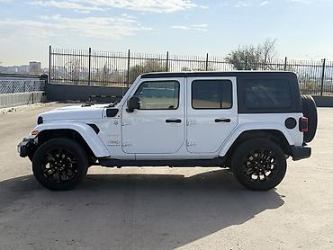 Продажа авто: Jeep Wrangler: 2023 г., 2 л, Автомат, Электромобиль, Внедорожник — 4