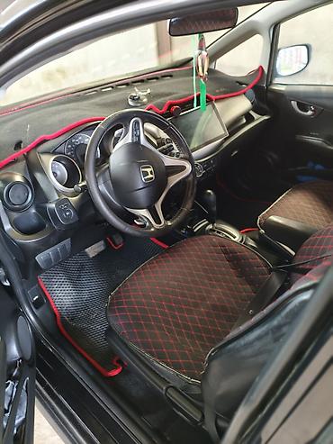 Продажа авто: Honda Fit: 2010 г., 1.5 л, Автомат, Бензин, Хэтчбэк — 2