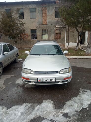 тойота с: Toyota Camry: 1993 г., 2.2 л, Механика, Бензин, Универсал