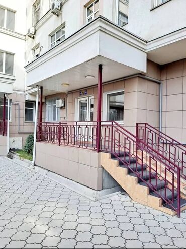 меняю на дом: 3 комнаты, 82 м², Элитка, 2 этаж, Косметический ремонт