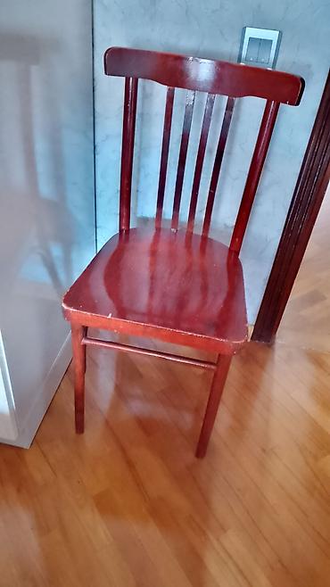Iki ədəd stul satılır normal vəziətdədi ehtiyac olmadığı üçün satilir