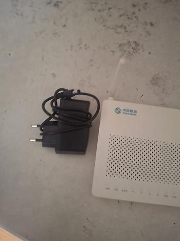 iphone se telefon: China Mobile markalı Wi‑Fi router Xüsusiyyətlər: - 2 ədəd xarici — 2