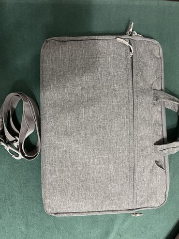 Чехлы и сумки для ноутбуков: Сумка для ноутбука, цвет серый - Форм‑фактор: горизонтальная — 1