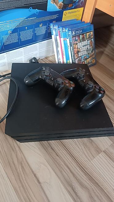 sony playstation 3 бишкек: PlayStation 4 Pro (черная, 1TB) — комплект для игр на 4K/Full HD с — 2