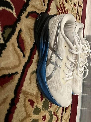 красовки asics: Мужские кроссовки, 41.5, 42, Asics, Б/у, цвет - Белый, Платная доставка — 3